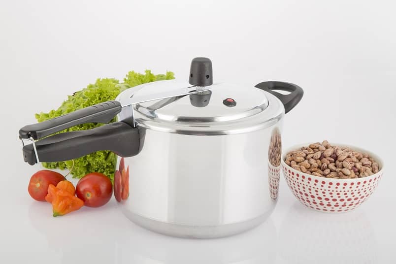 Traditional Pressure Cooker vs Electric Pressure Cooker