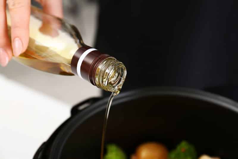 Can We Cook Food in a Pressure Cooker with Oil?