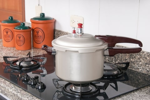 https://missvickie.com/wp-content/uploads/2020/02/aluminum-pressure-cooker.jpg