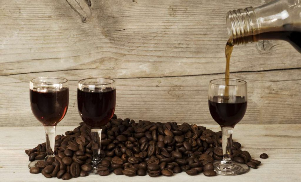 7 Best Amaretto Substitutes (Alternatives to Amaretto) Miss Vickie