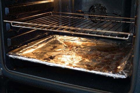 Foil in bottom of oven rack