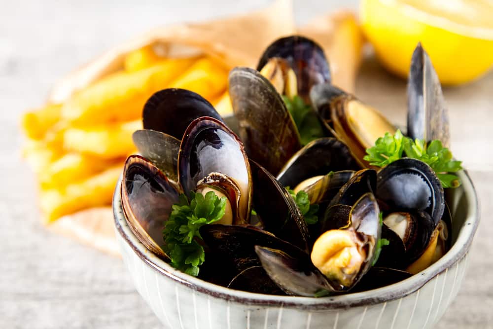 what to serve with mussels