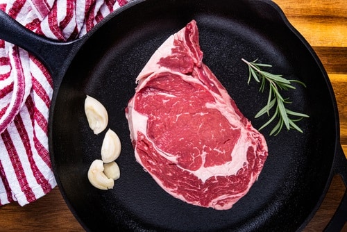 How to cook ribeye steak in oven without a cast iron skillet?