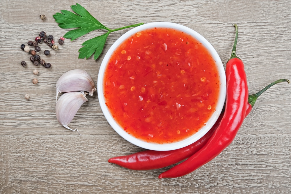 chili garlic sauce vs sriracha