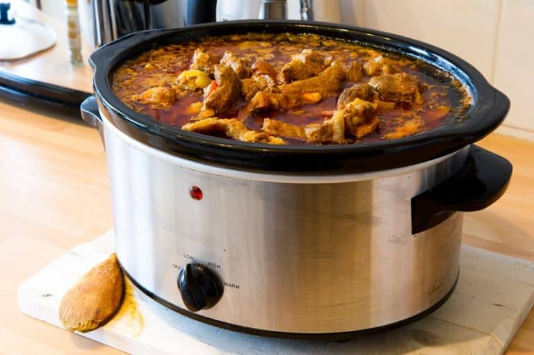 How Many Pounds Of Meat Will A 6 Quart Slow Cooker Hold?