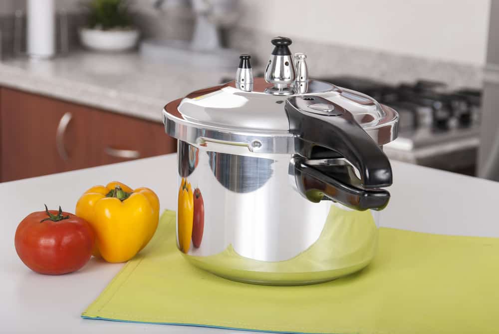 how to clean aluminum pressure cooker