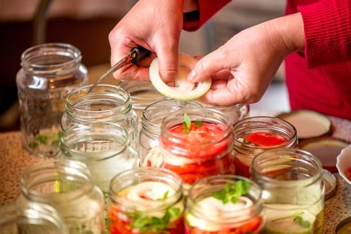 Do NOT add cold food to hot jars or hot food to cold jars