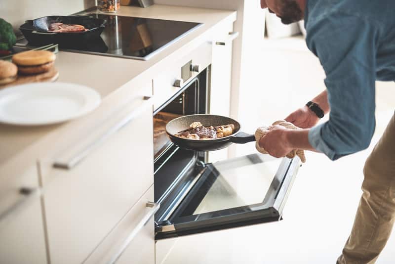 Are WearEver Pans Oven Safe?