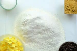 Self Rising Flour vs Yeast: What's The Difference? - Miss Vickie