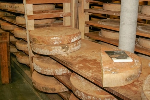 Reblochon cheese storage