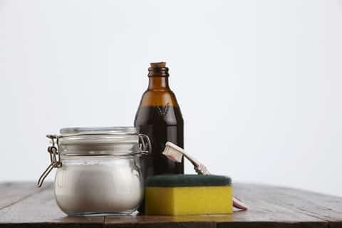 Malt vinegar cleaning