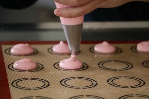 You should have a perfect consistency of macaron