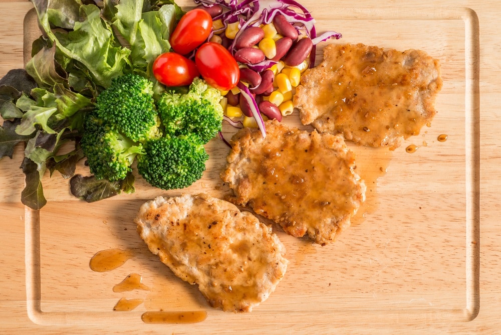 cube steak gravy salad vegetables