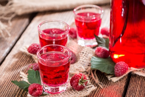 Raspberry liqueur and extarct