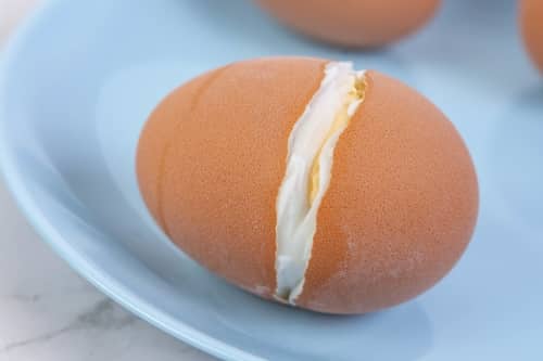 Crack boiled egg