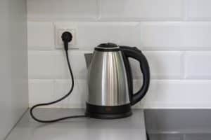 Kettle Light On But Not Boiling- 5 Recommended Solutions - Miss Vickie