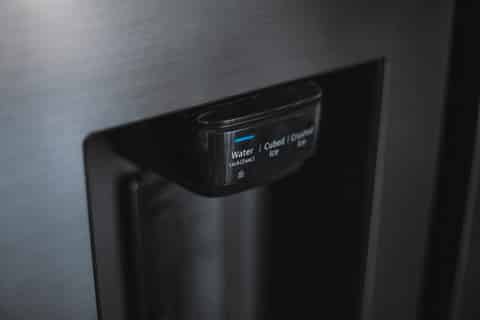 Fridge water dispenser
