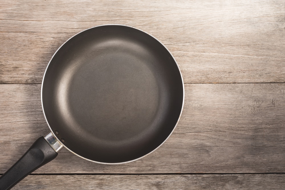 how to get smells out of teflon pans