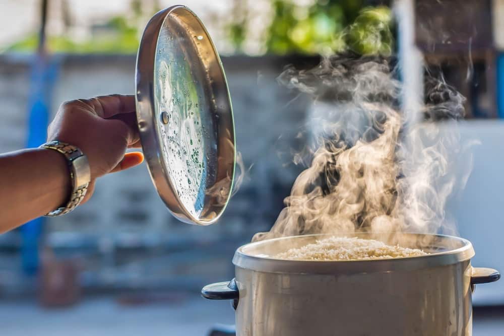 can i use rice cooker pot on stove