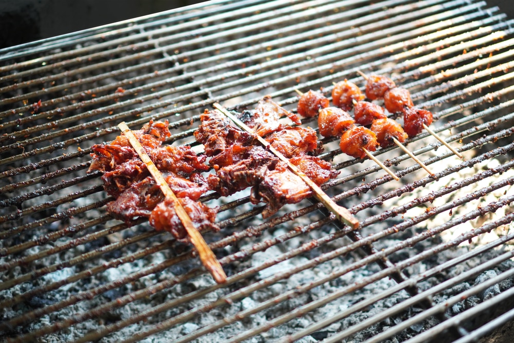 how to get charcoal flavor on a gas grill