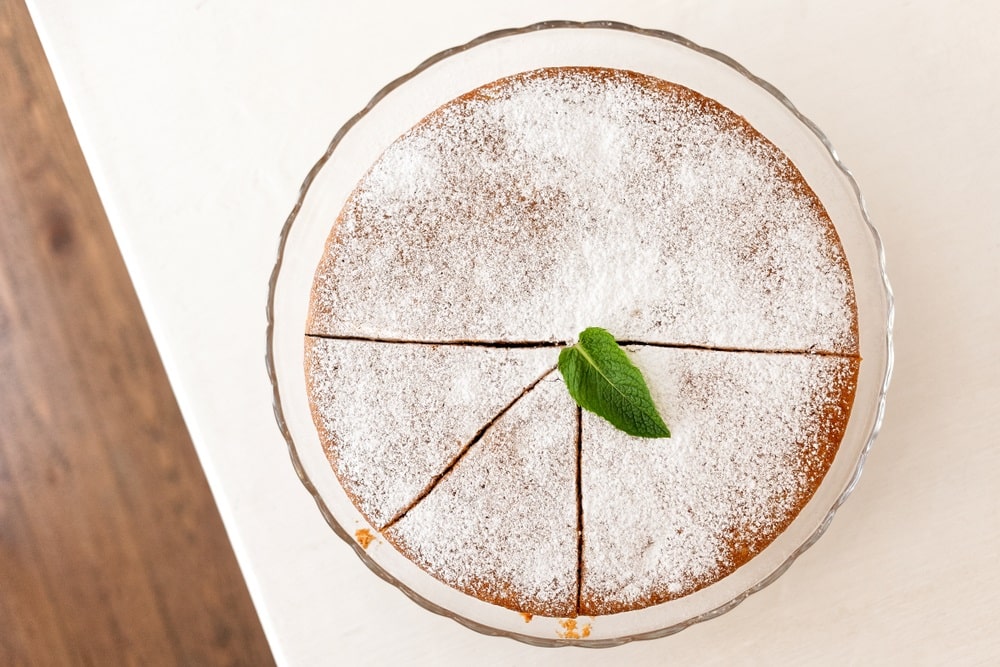 Can You Bake A Cake In Pyrex Dish Greatness Of Pyrex Miss Vickie