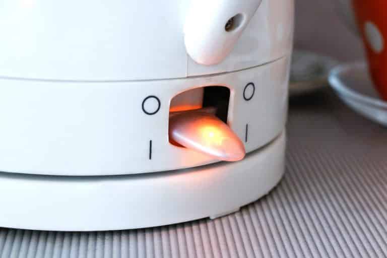 Kettle Light On But Not Boiling- 5 Recommended Solutions - Miss Vickie