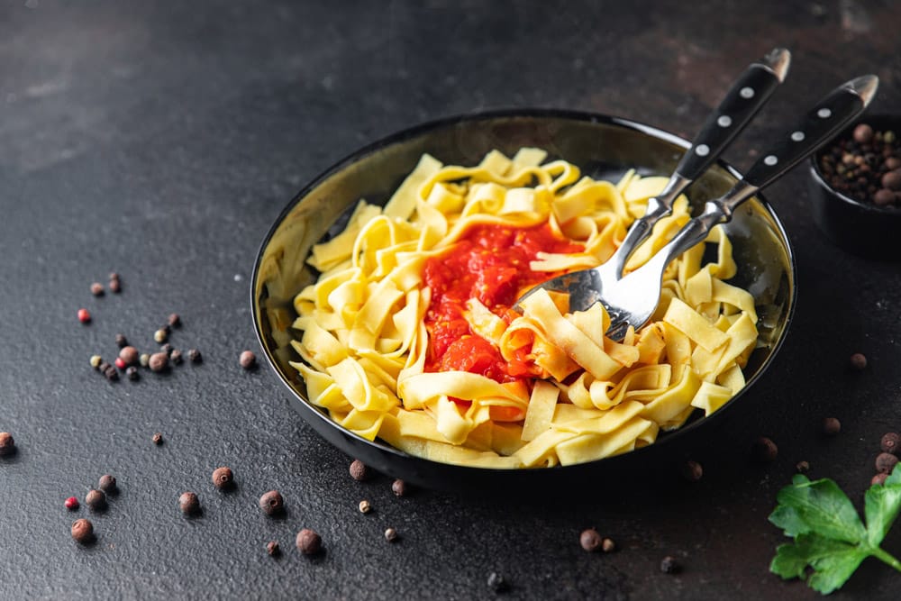 Arabiata pasta tomato vegetable sauce tagliatelle