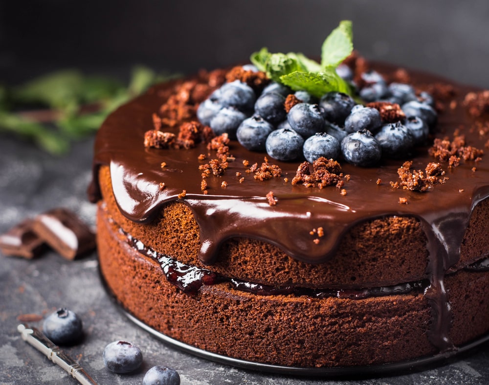 Chocolate cake with blur berry on top