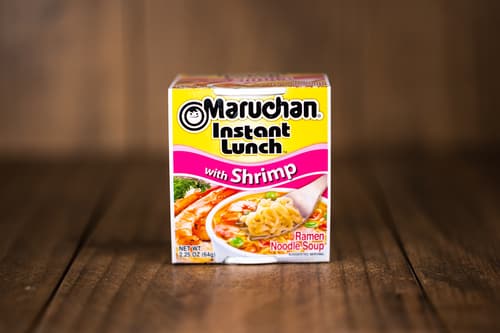  Maruchan Yakisoba Variety, 4 of each Flavor (Pack of 8), Cheddar  Cheese & BBQ, Single Serving Japanese Ramen Noodles with By The Cup  Chopsticks : Grocery & Gourmet Food