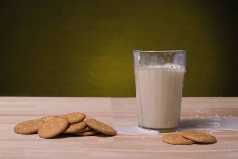 3 Great Royal Lunch Milk Crackers Substitutes Miss Vickie