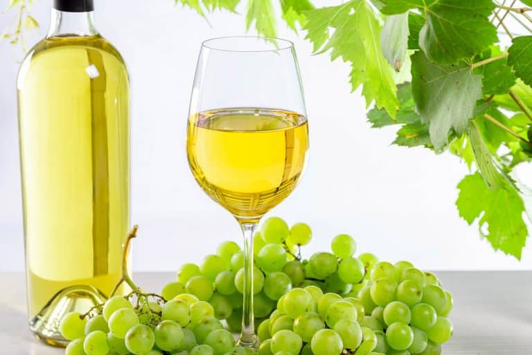 White Wine Vinegar vs White Cooking Wine What's The Difference? Miss