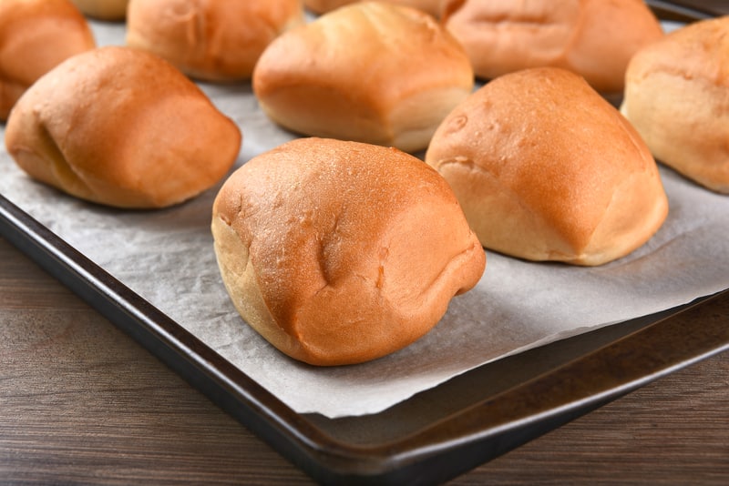 How To Fix Warped Baking Sheets? (The Towel & Wood Block Method) Miss