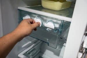 12 Reasons For Hisense Fridge Freezer Ice Maker Not Working - Miss Vickie