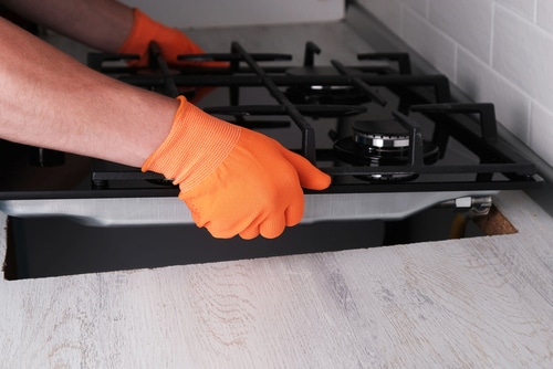 Installing gas hob in kitchen set