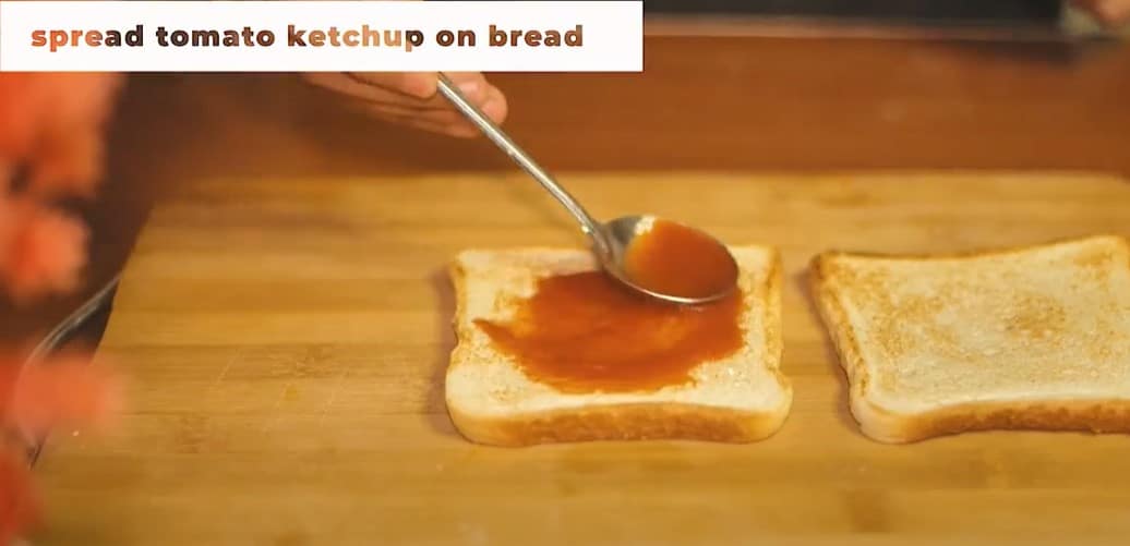 put ketchup on bread