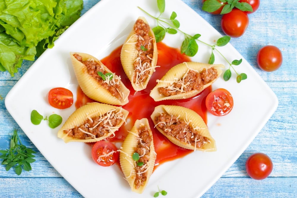 pasta shells stuffed with minced beef tomato sauce