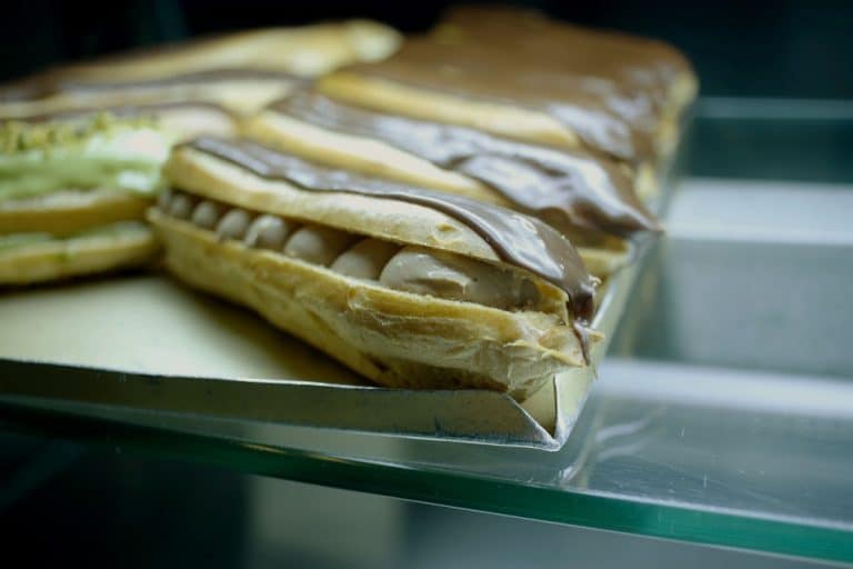 Do Eclairs Need To Be Refrigerated? (Answered) Miss Vickie