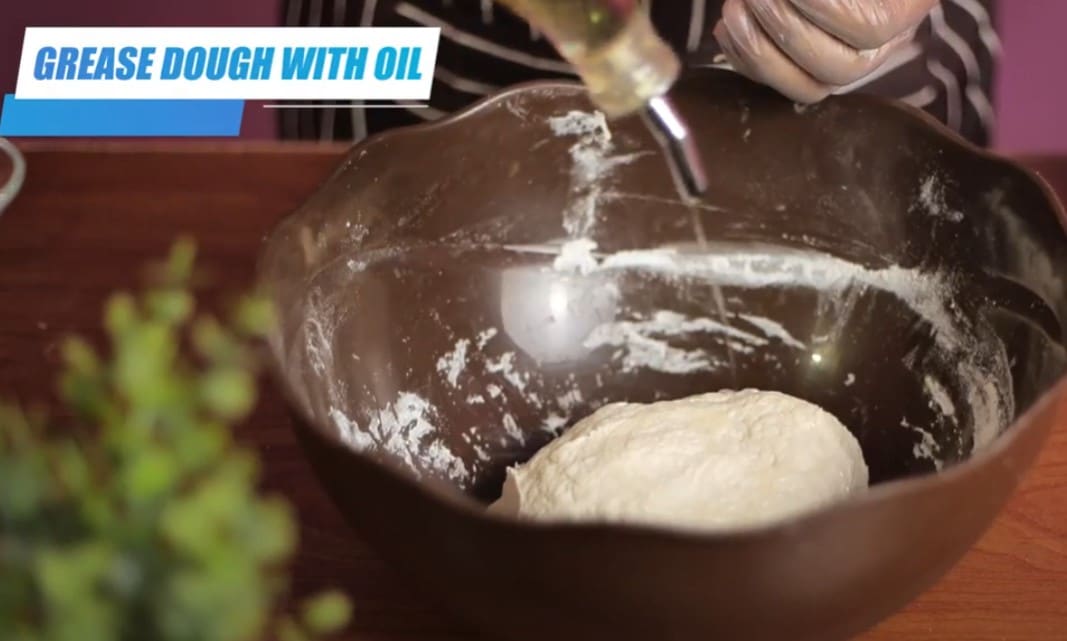 add oil on dough