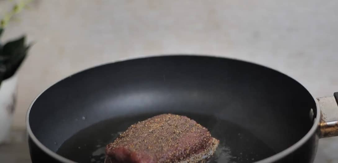 cook steak in pan