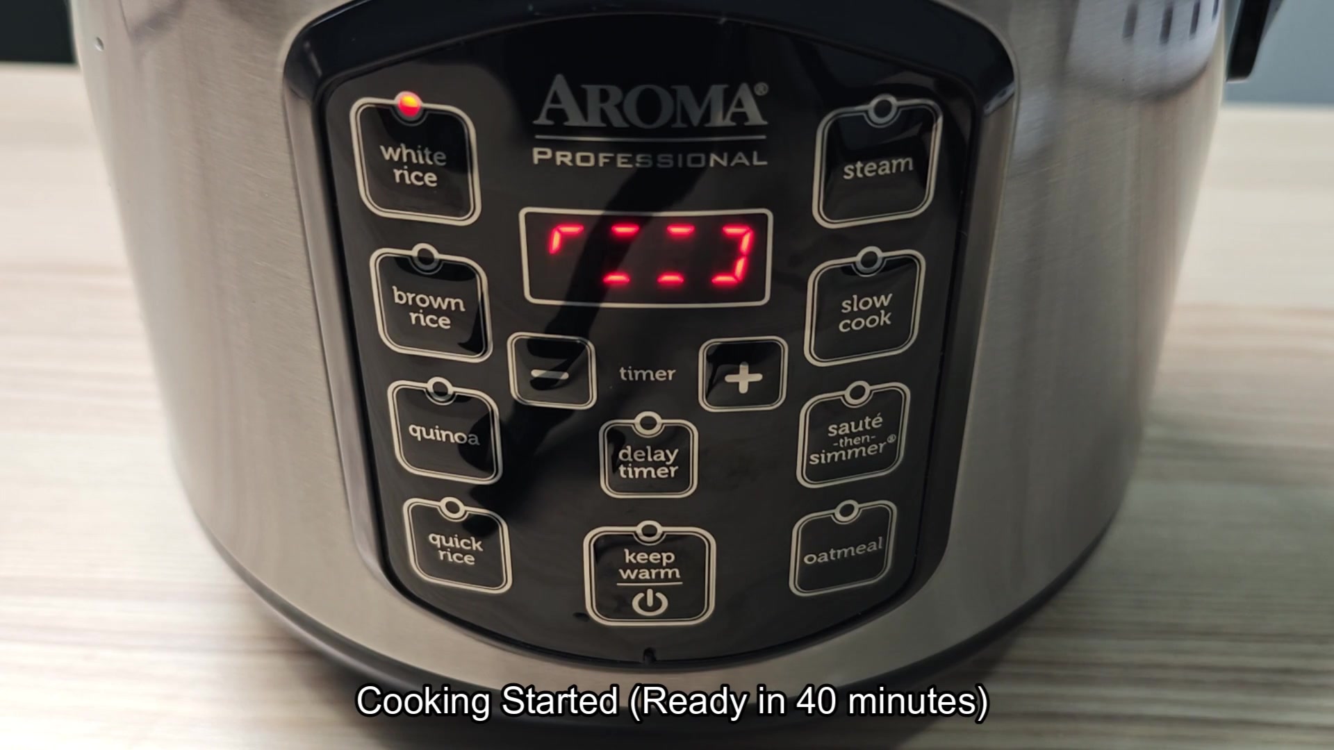 Aroma cooker display shows cooking time Aroma cooker display shows cooking time