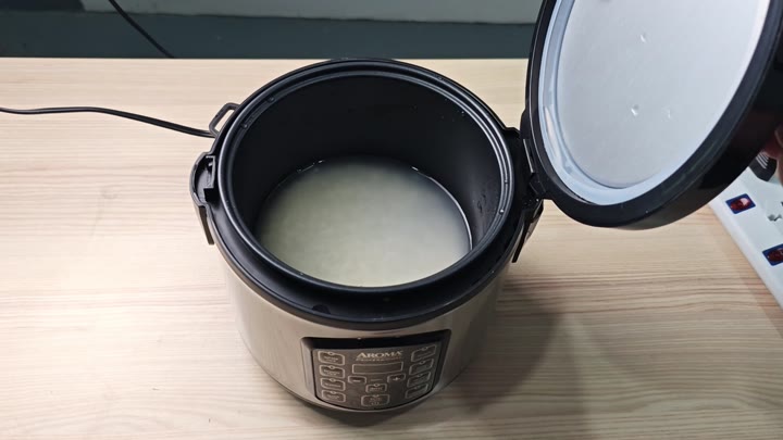 Aroma rice cooker with cloudy water Aroma rice cooker with cloudy water