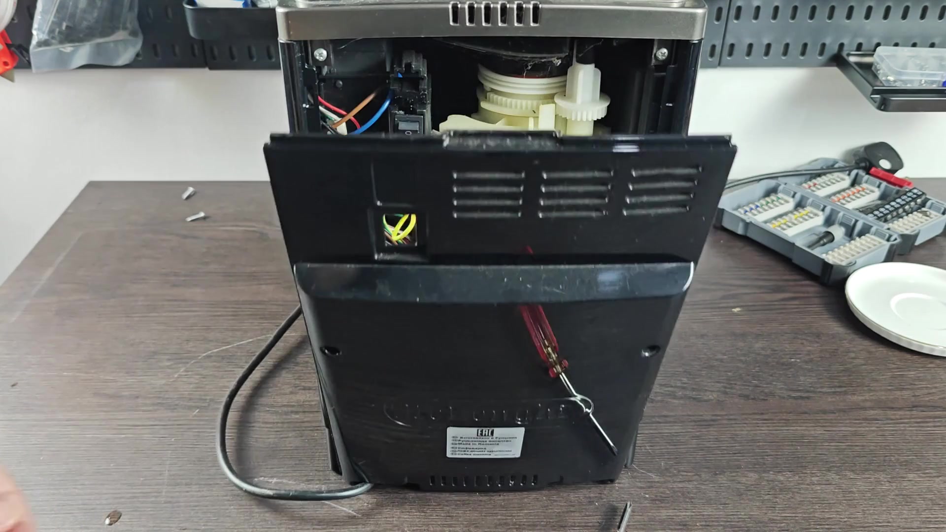 Back cover removed revealing internal wiring Back cover removed revealing internal wiring