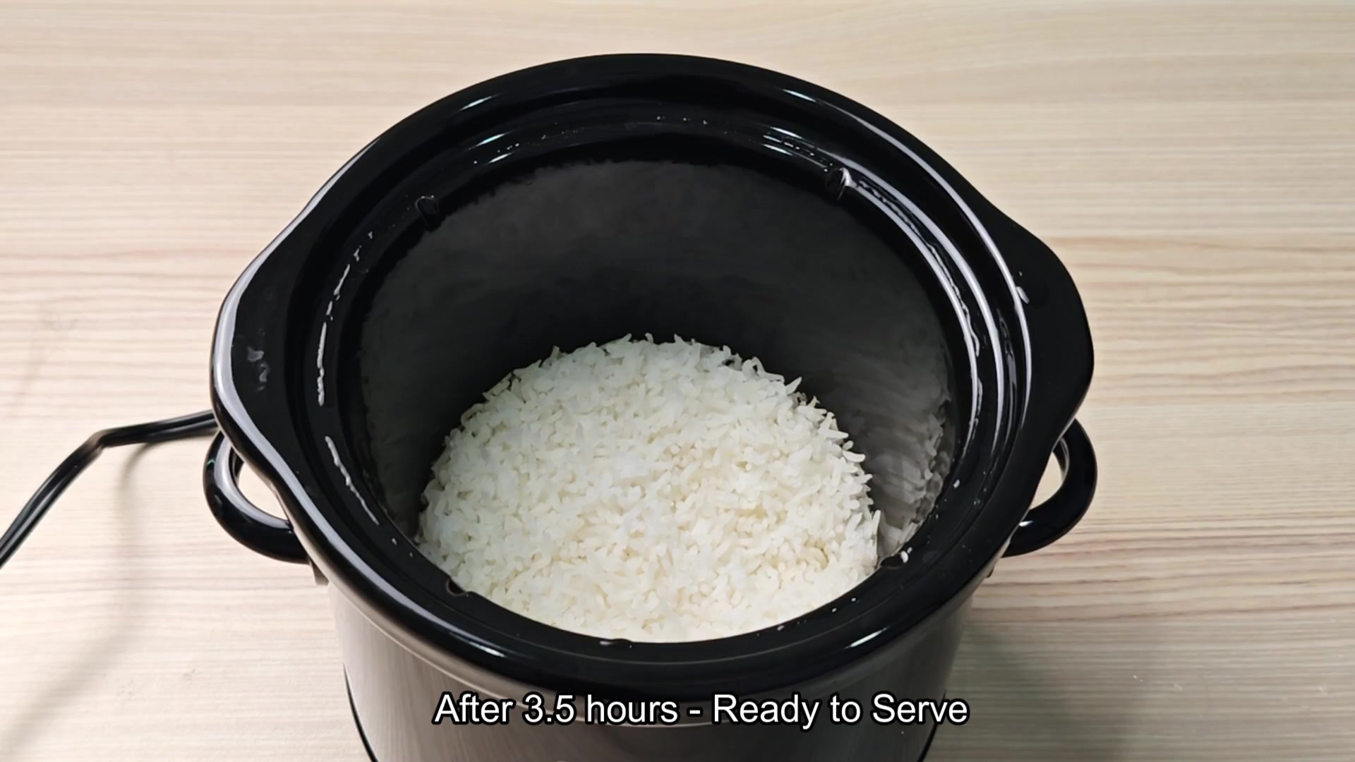 Cooked white rice ready to serve Cooked white rice ready to serve
