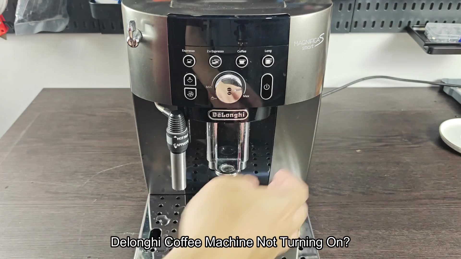 DeLonghi machine with removable water tank DeLonghi machine with removable water tank