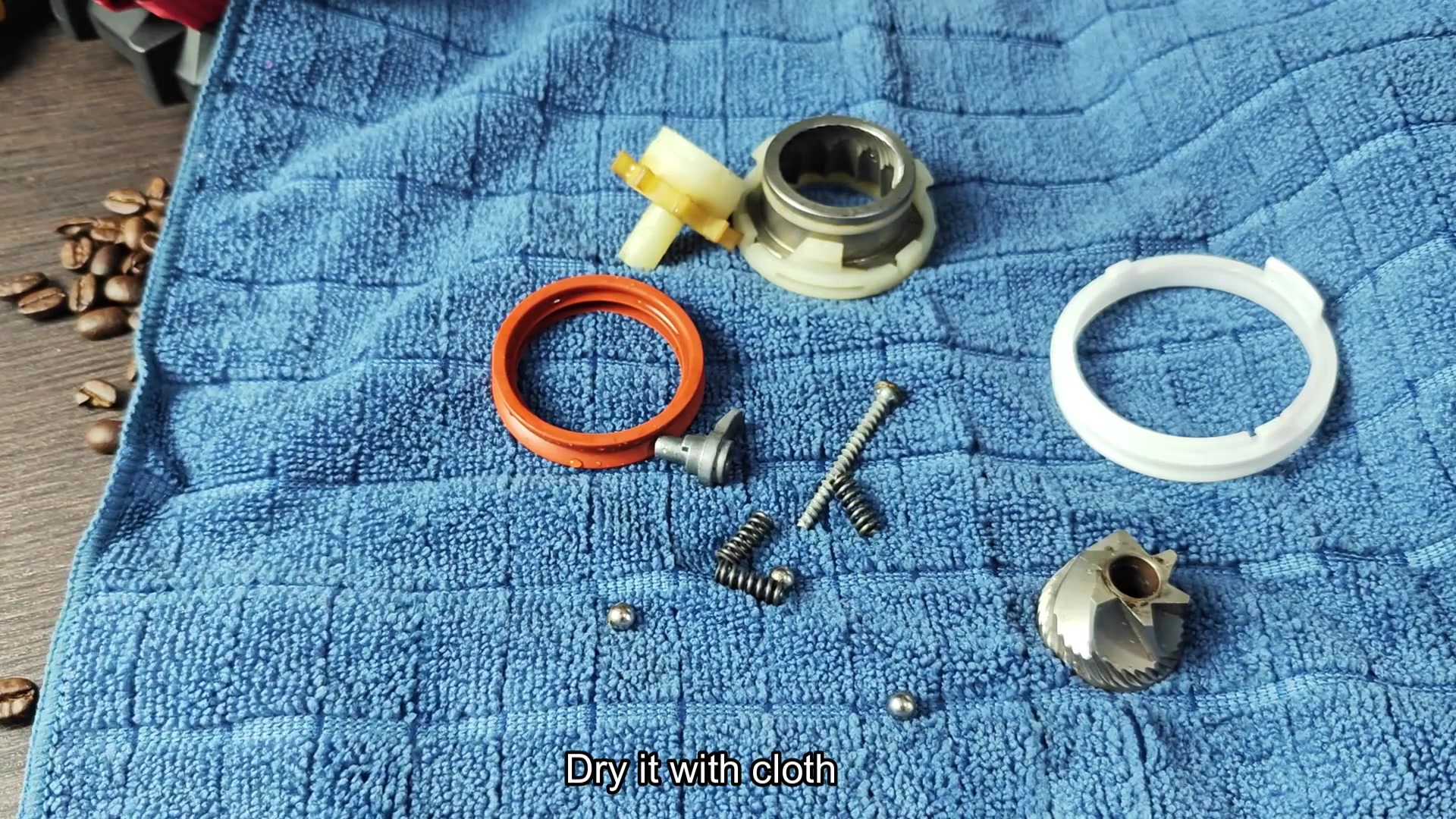 Drying small parts on a cloth Drying small parts on a cloth