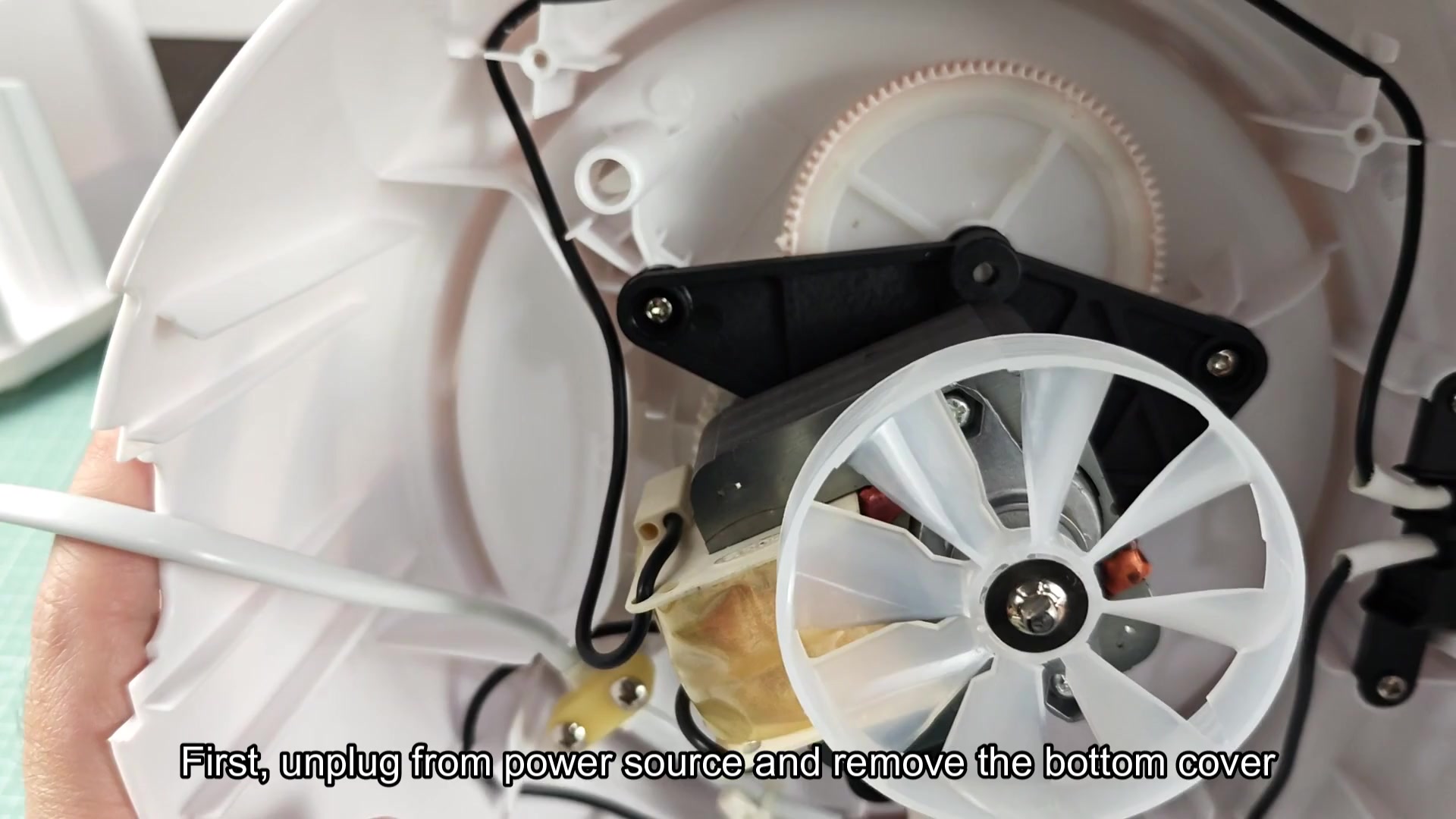 Exposed internal motor and wiring components Exposed internal motor and wiring components