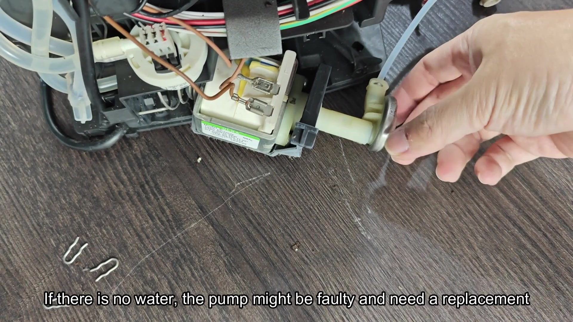 Faulty pump requires replacement part Faulty pump requires replacement part