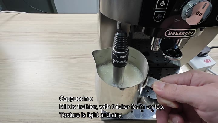 Frothing milk for thicker cappuccino foam Frothing milk for thicker cappuccino foam