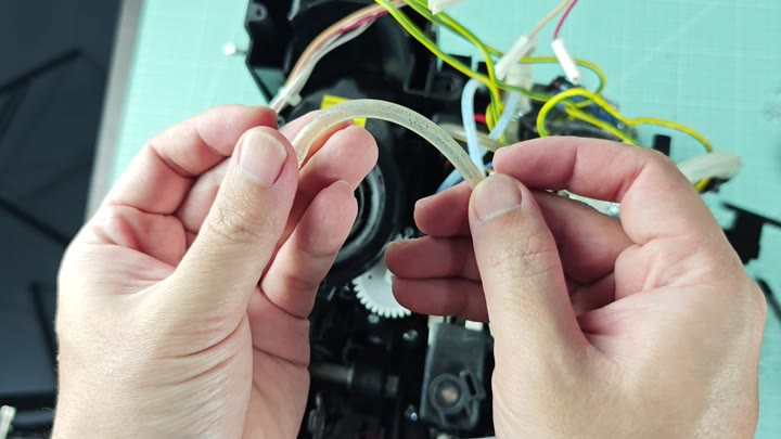 Inspecting flexible tube against electronic parts Inspecting flexible tube against electronic parts