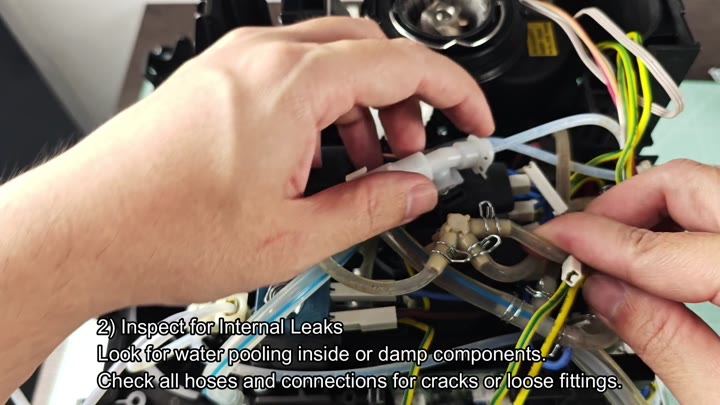 Inspecting tubing for internal leaks Inspecting tubing for internal leaks